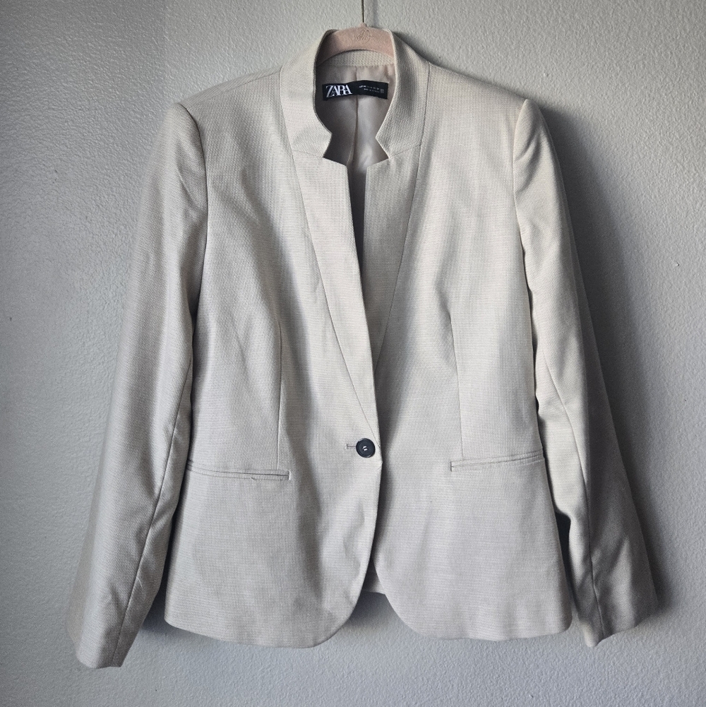 Zara Women's Cream Blazer Jacket, USA Size 8. Stand Up Collar, Single Button.